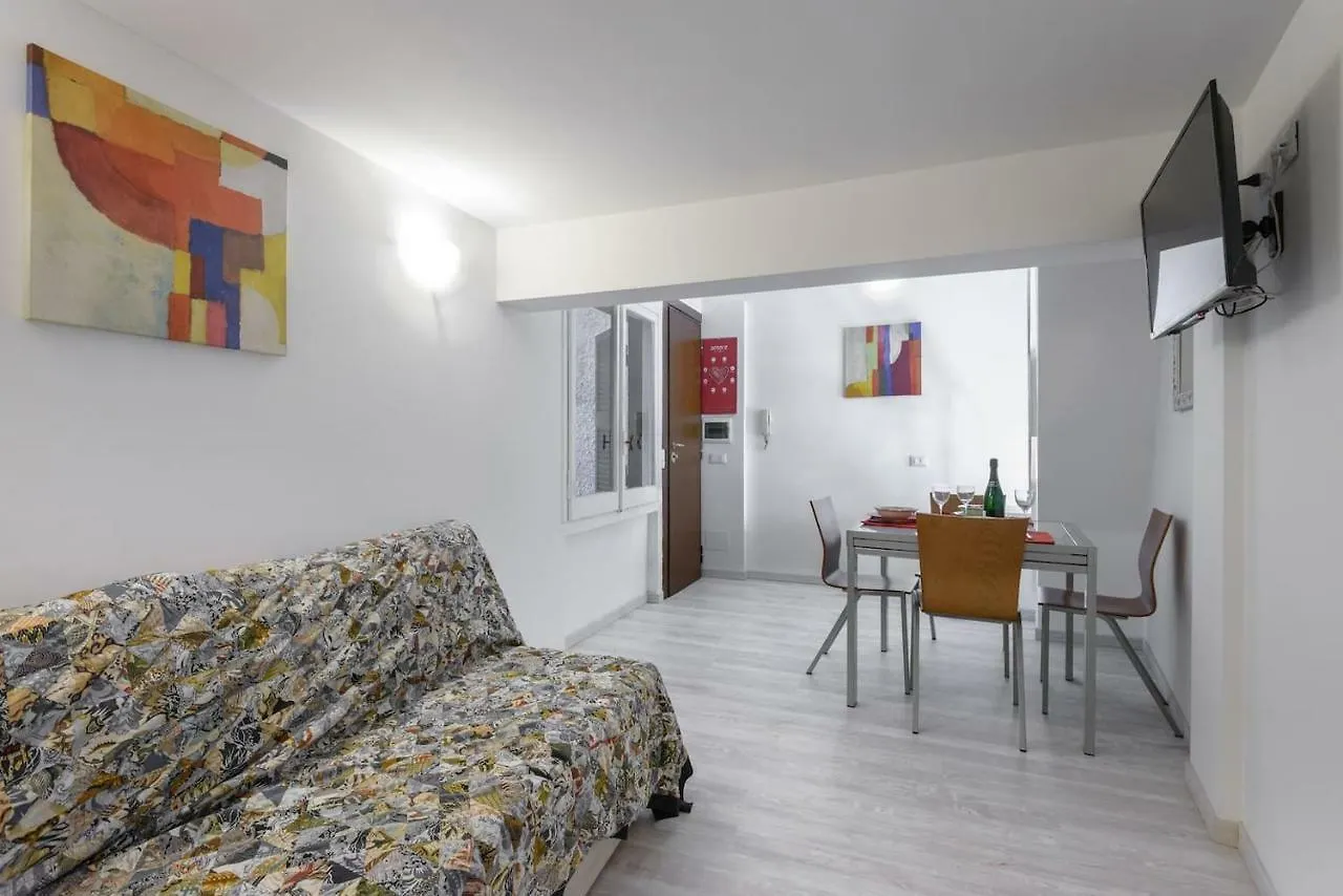 Casa San Pietro Hotel Roma 0*,  Italia